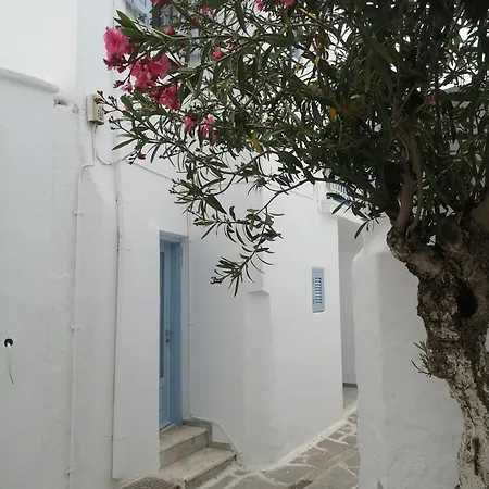 Parikia House